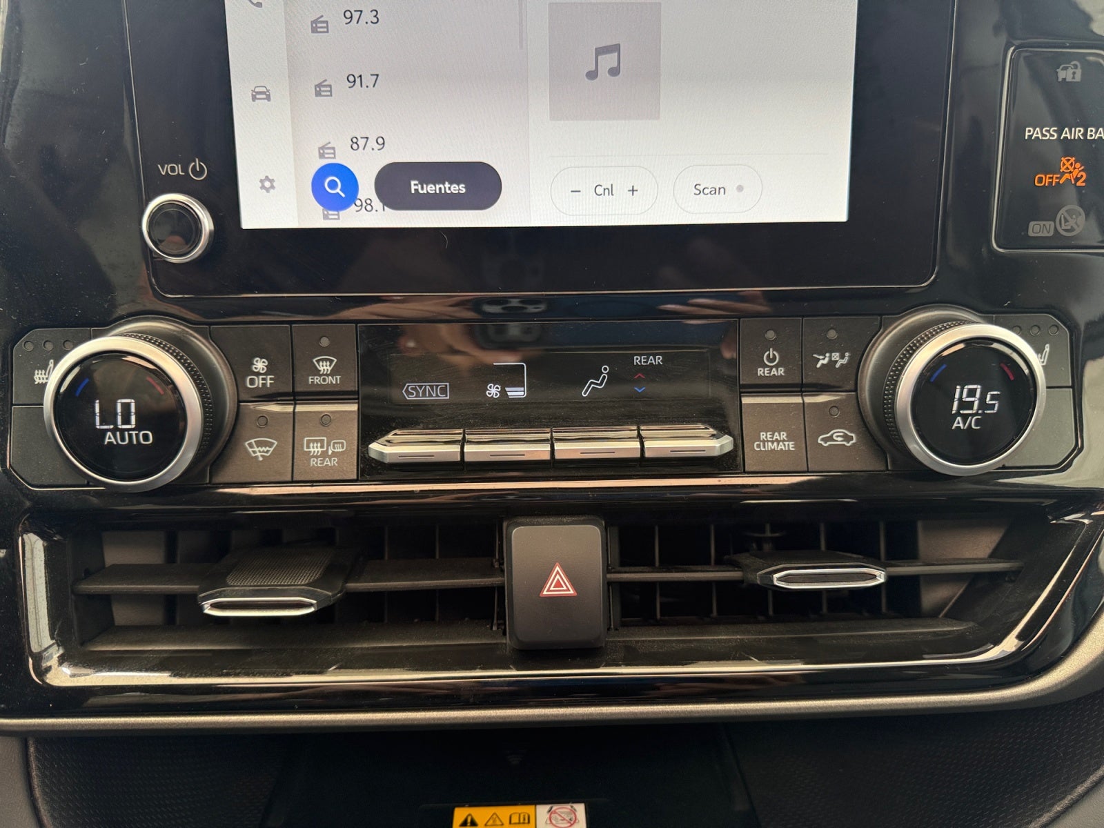 2025 Toyota HIGHLANDER XLE HEV