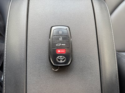 2025 Toyota HIGHLANDER XLE HEV