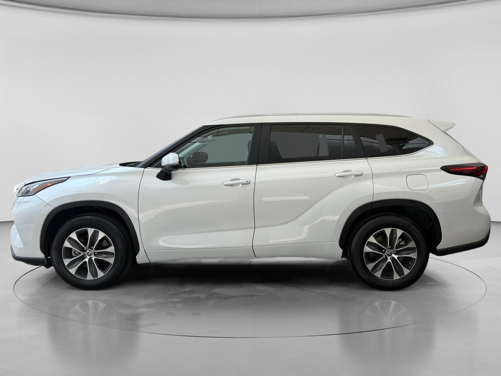 2025 Toyota HIGHLANDER XLE HEV