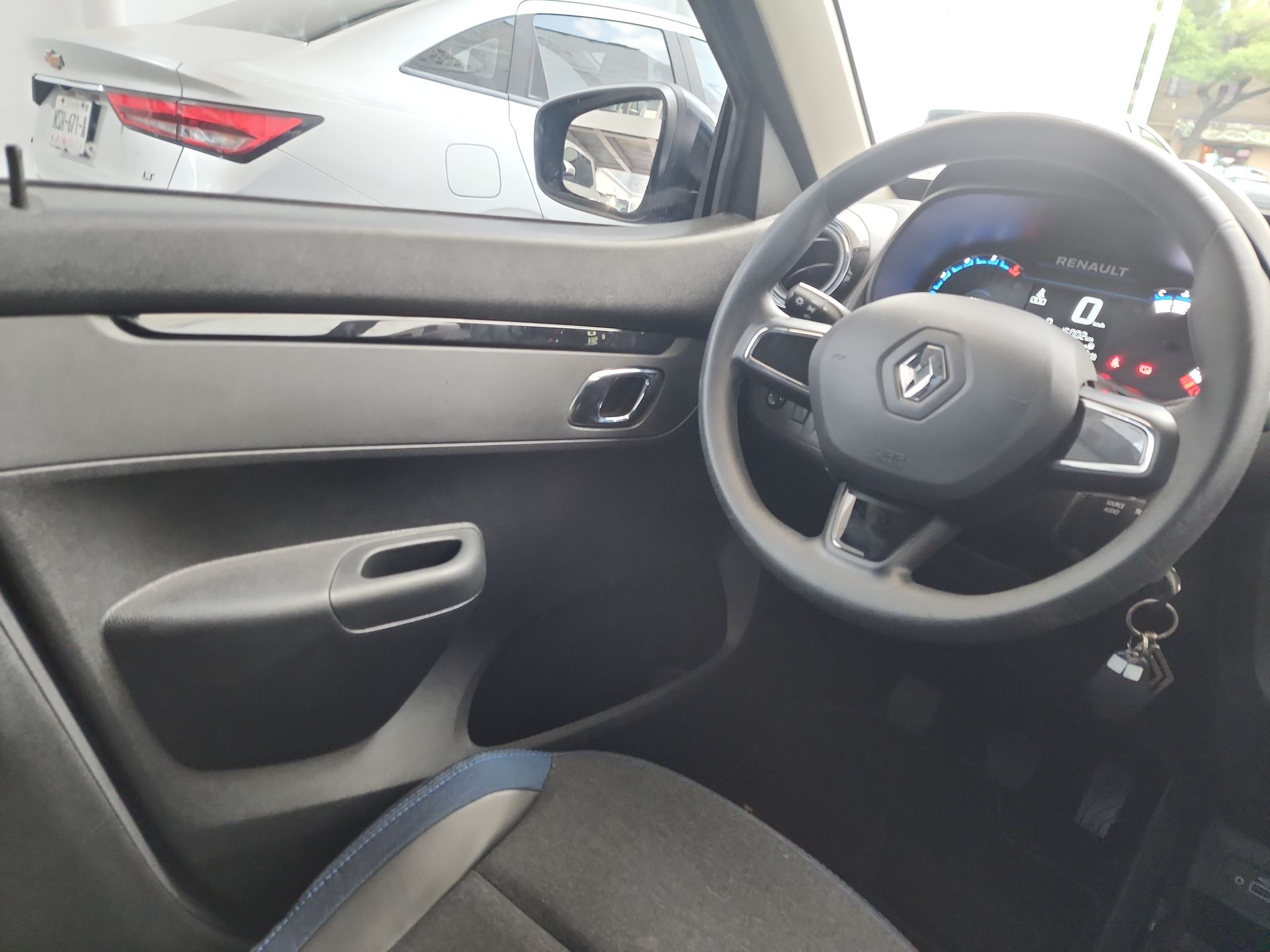 2025 RENAULT KWID ICONIC