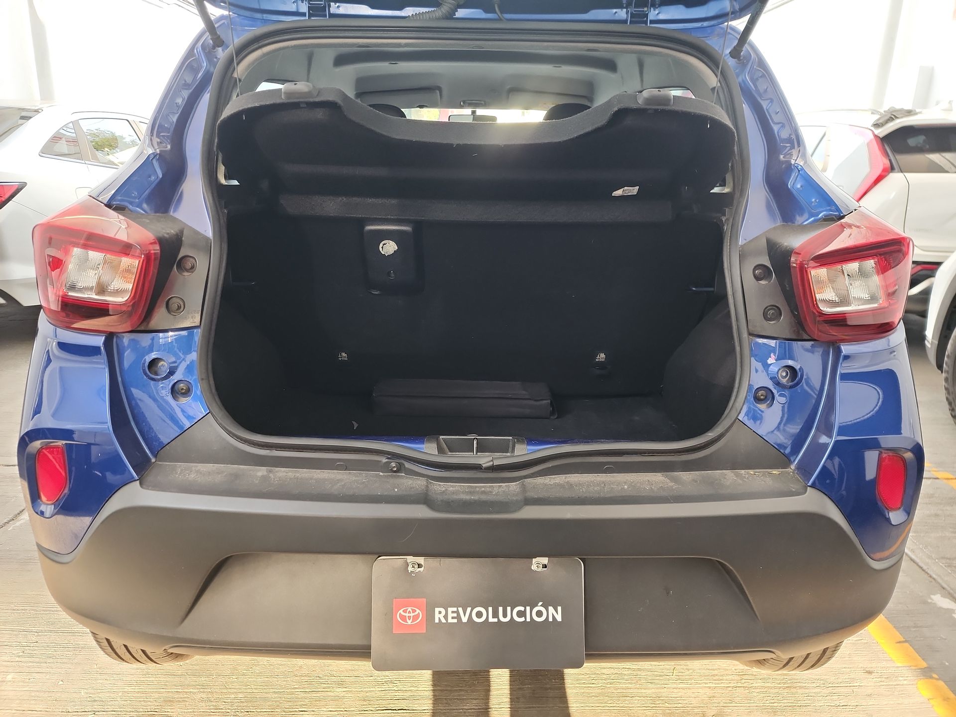 2025 RENAULT KWID ICONIC