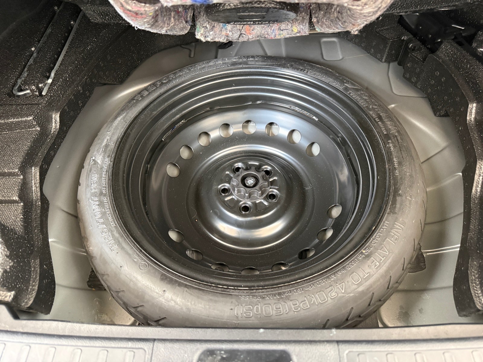 2021 Toyota PRIUS BASE PREMIUM