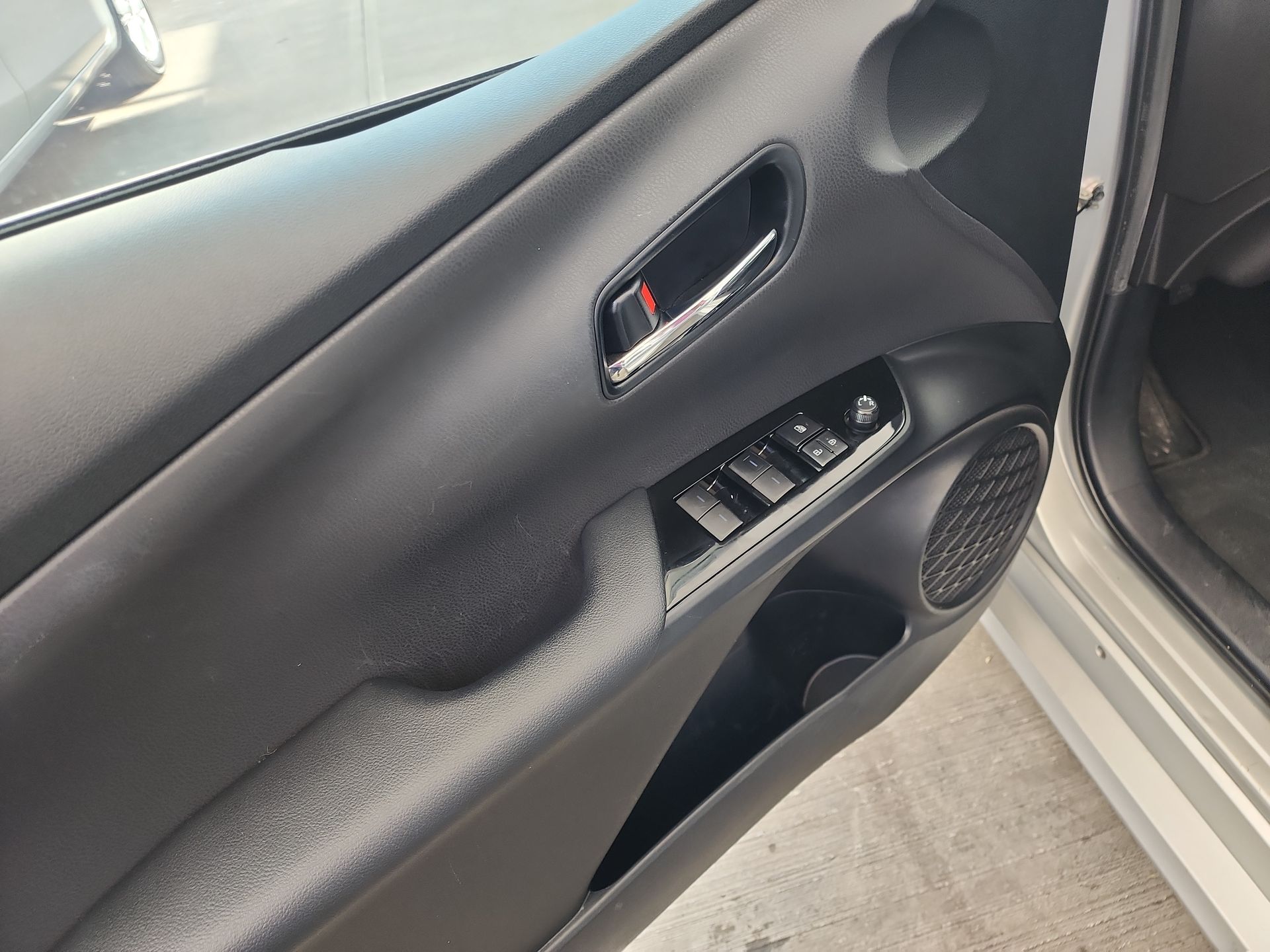 2020 Toyota PRIUS BASE