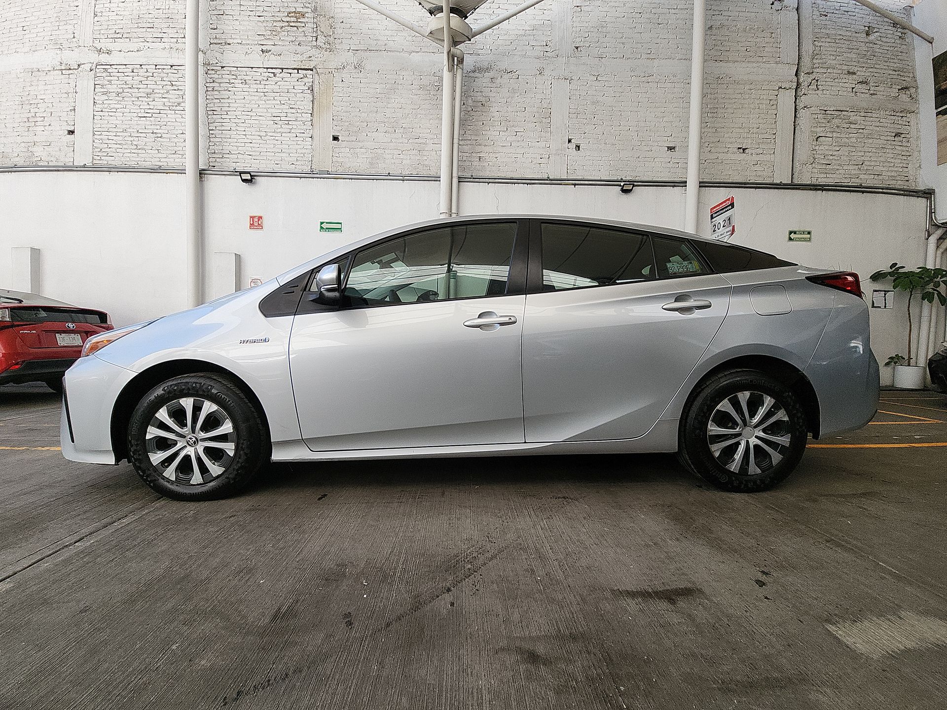 2020 Toyota PRIUS BASE