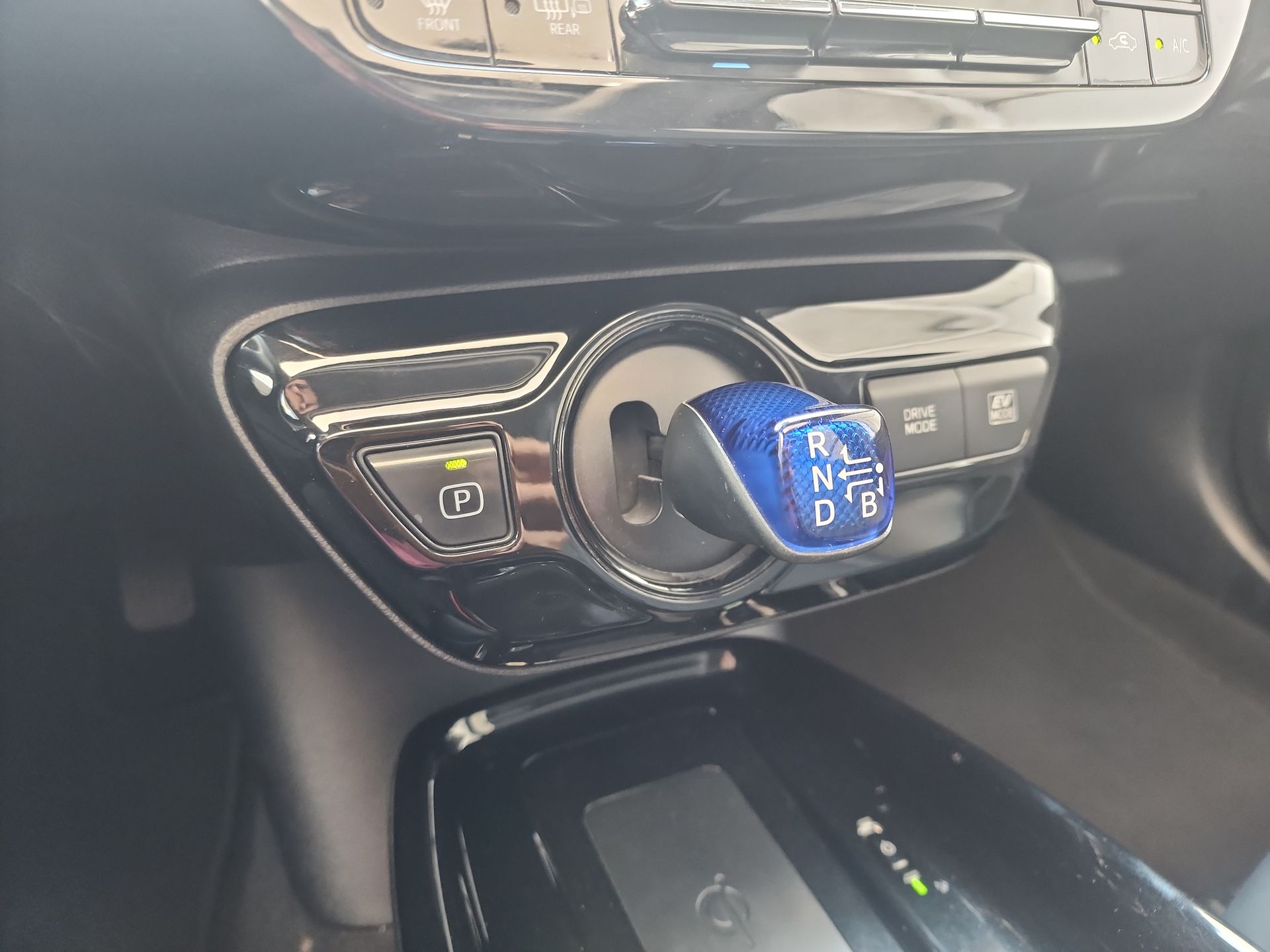 2020 Toyota PRIUS PREMIUM