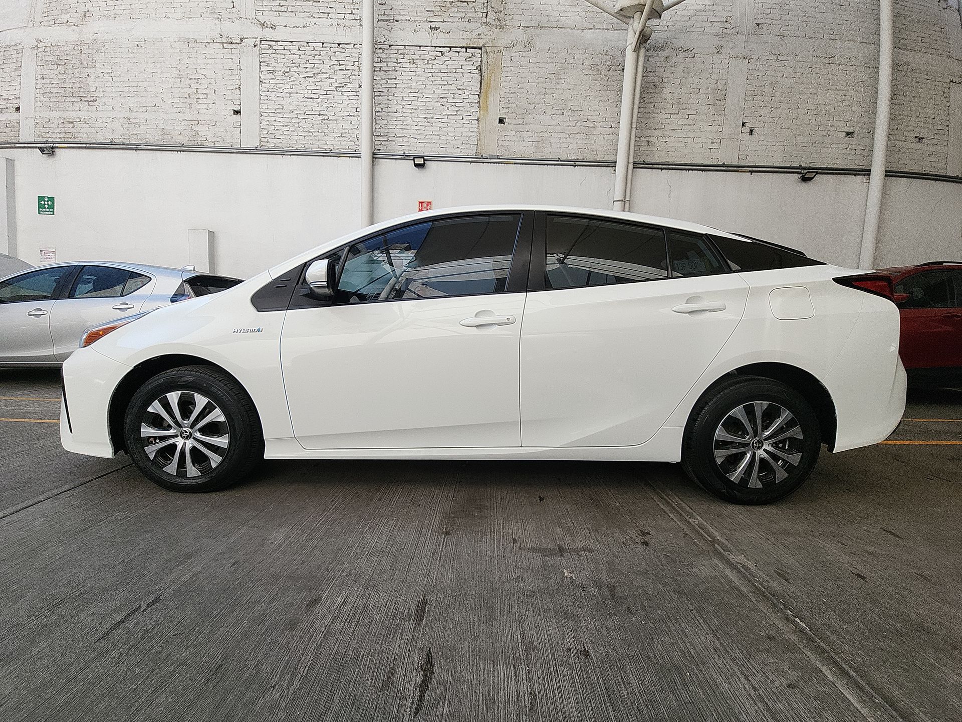 2020 Toyota PRIUS PREMIUM