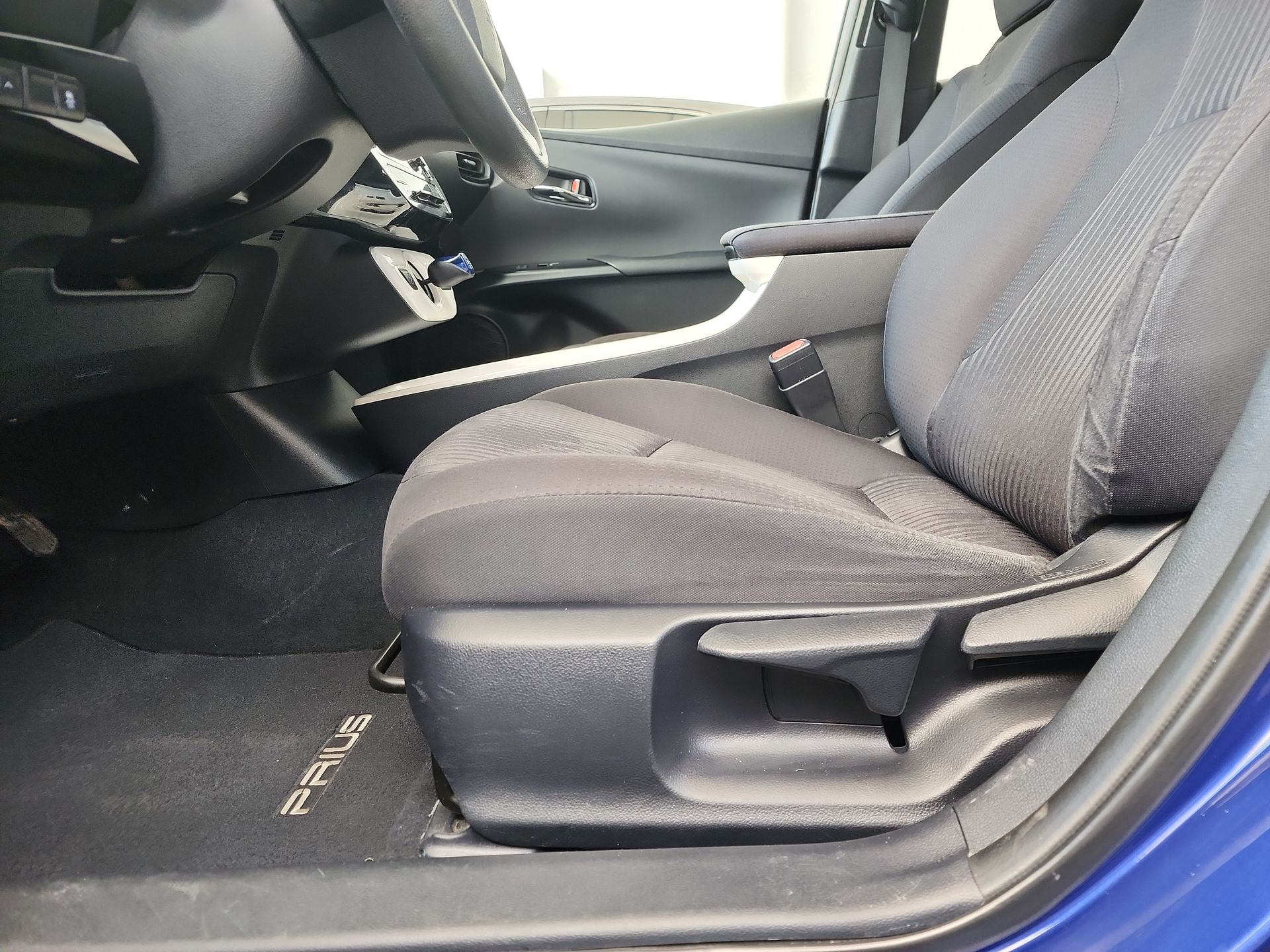 2016 Toyota PRIUS BASE CVT