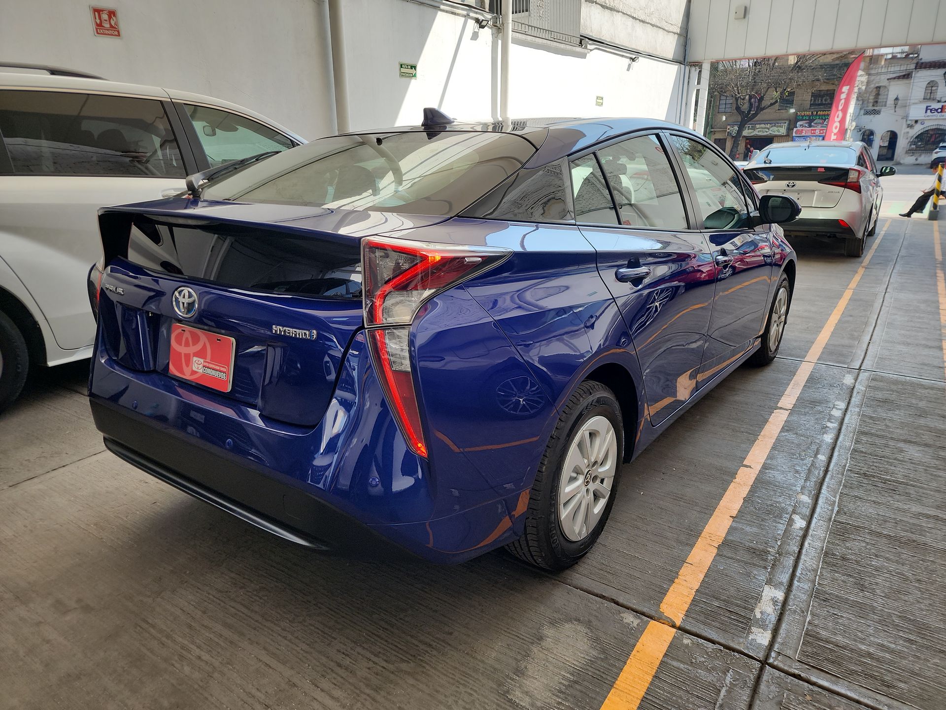 2016 Toyota PRIUS BASE CVT