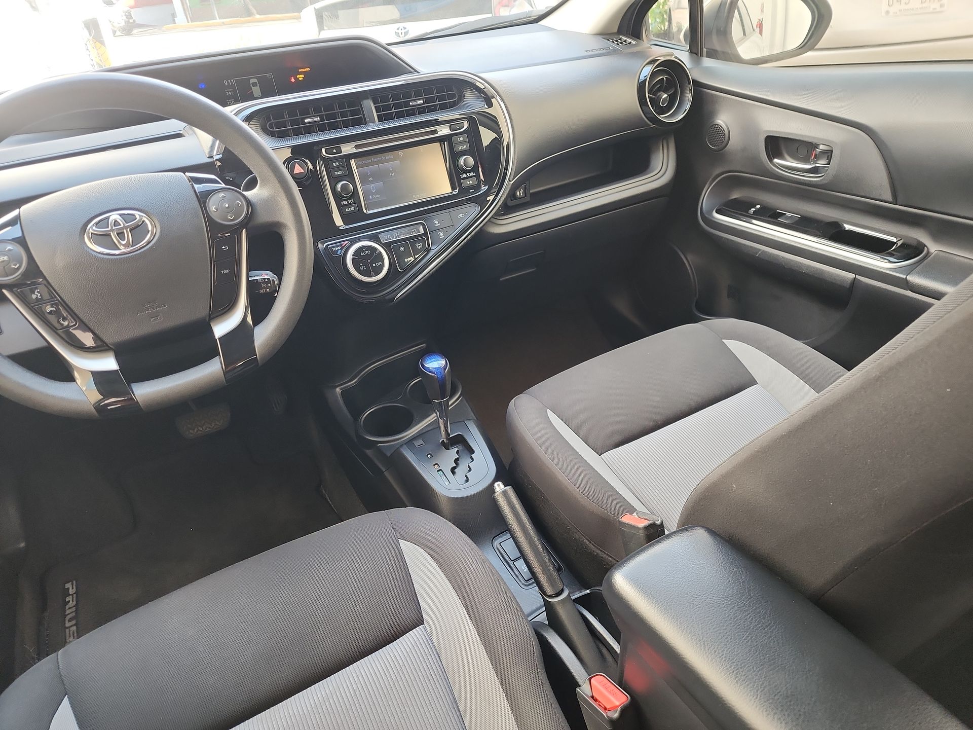 2021 Toyota PRIUS BASE