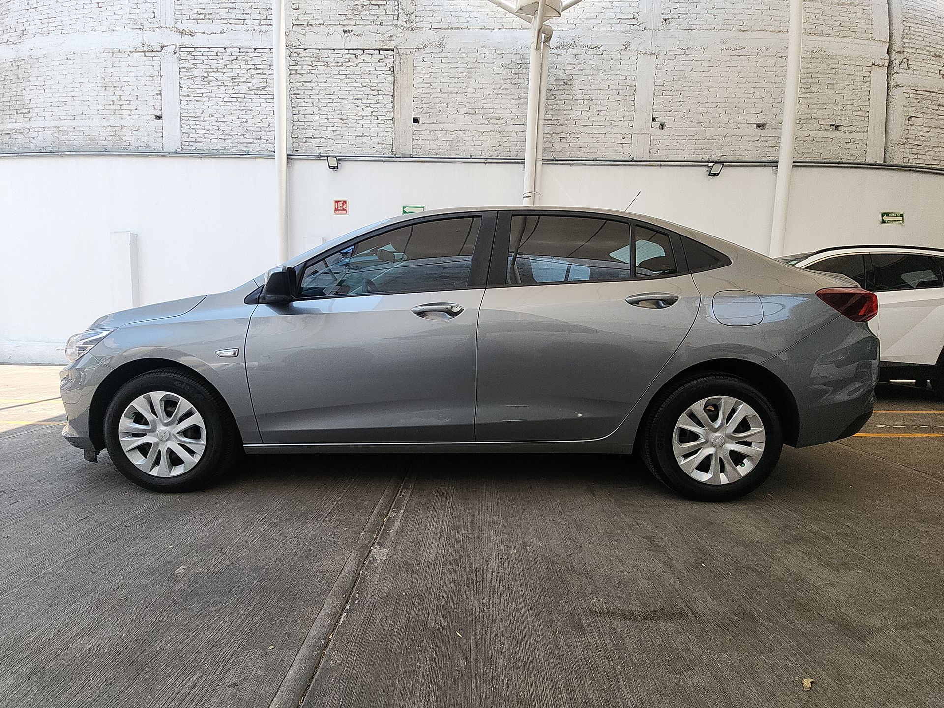 2023 Chevrolet ONIX LS B