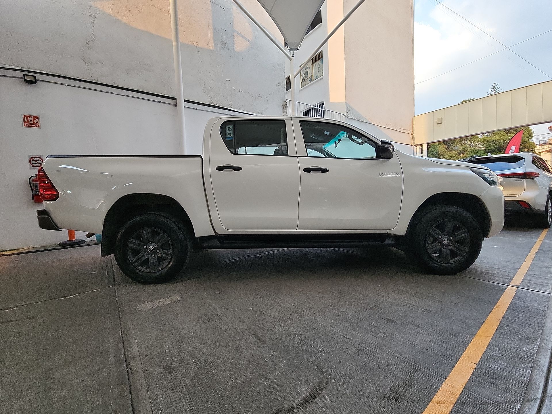 2024 Toyota HILUX C-CAB CHASIS