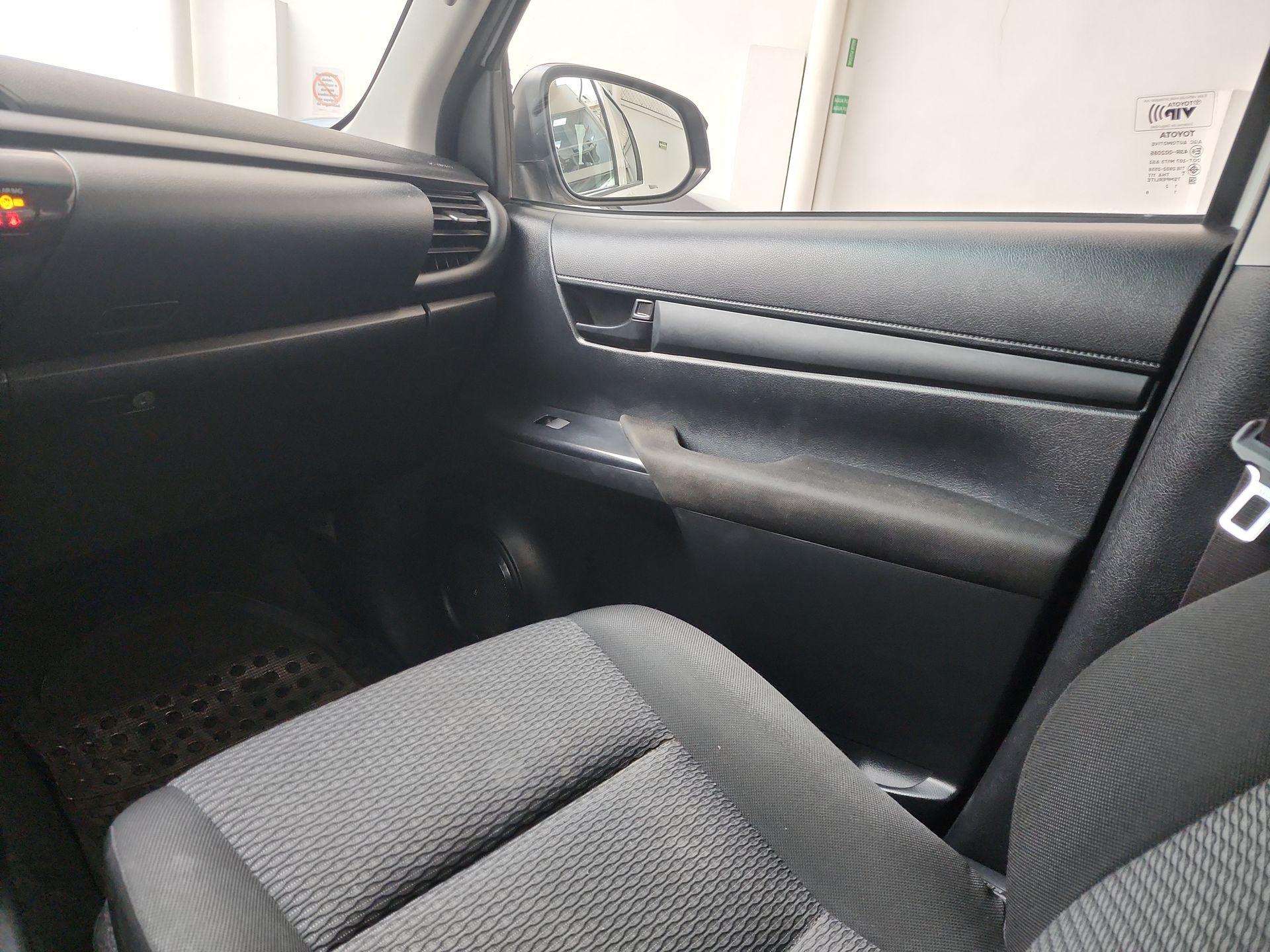 2024 Toyota HILUX C-CAB CHASIS