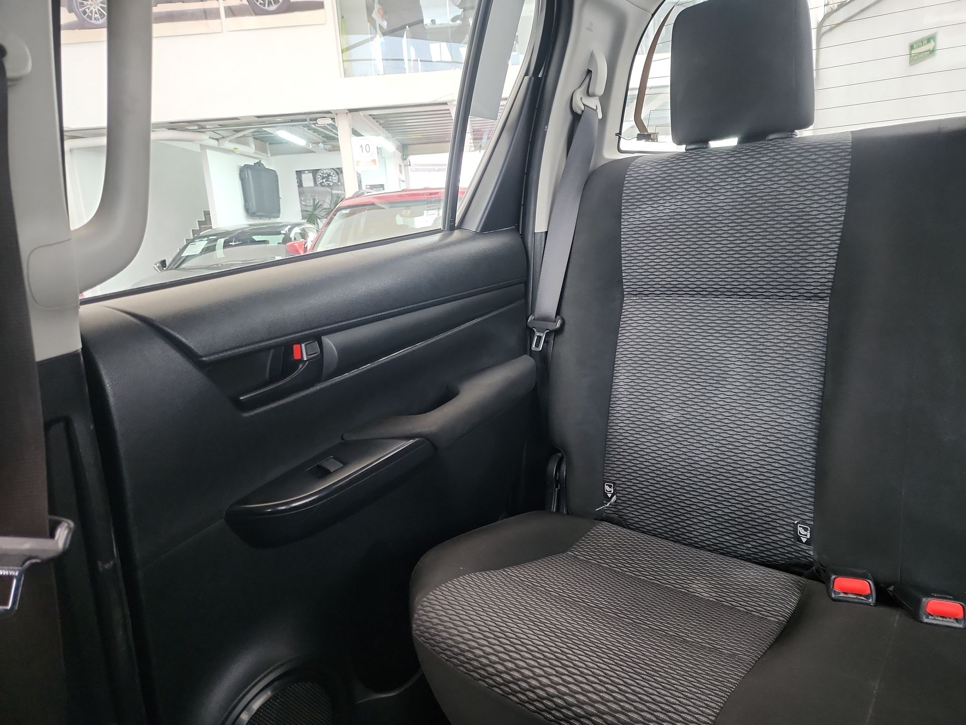 2024 Toyota HILUX C-CAB CHASIS