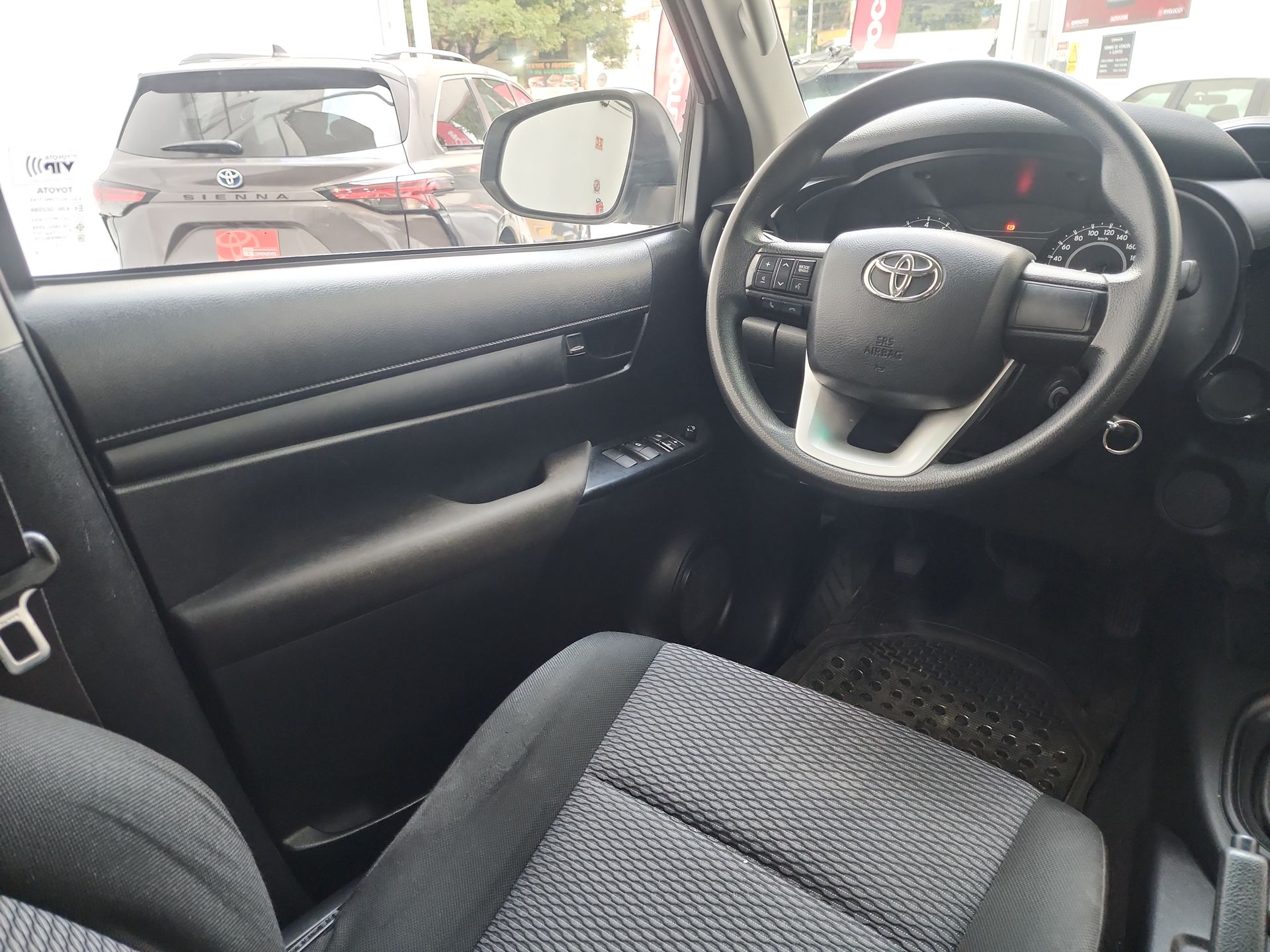 2024 Toyota HILUX C-CAB CHASIS