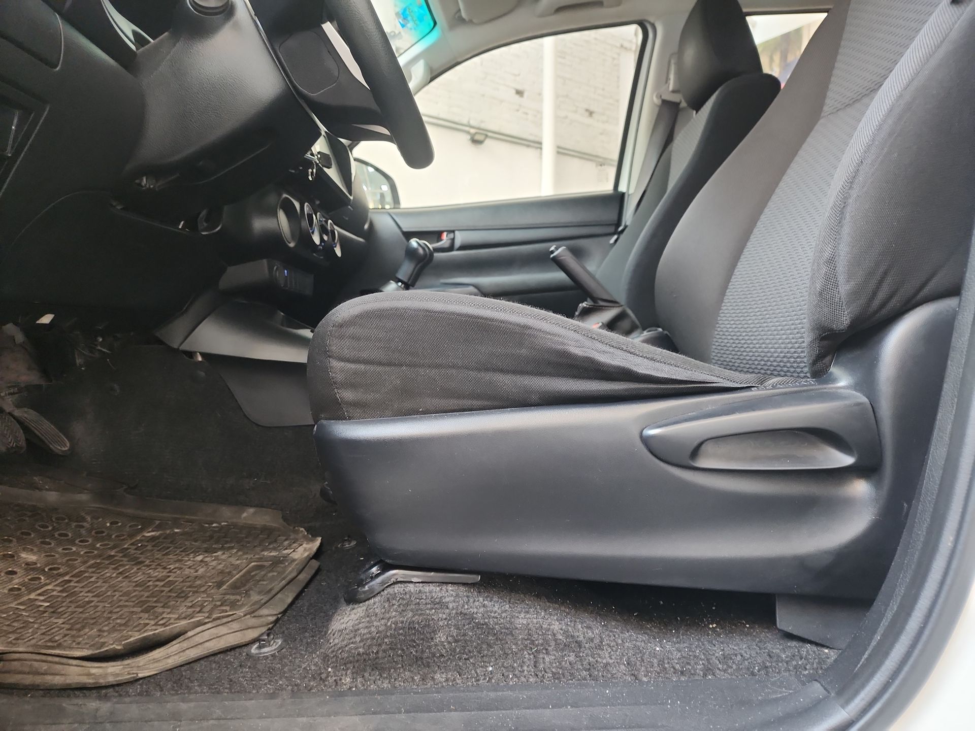 2024 Toyota HILUX C-CAB CHASIS