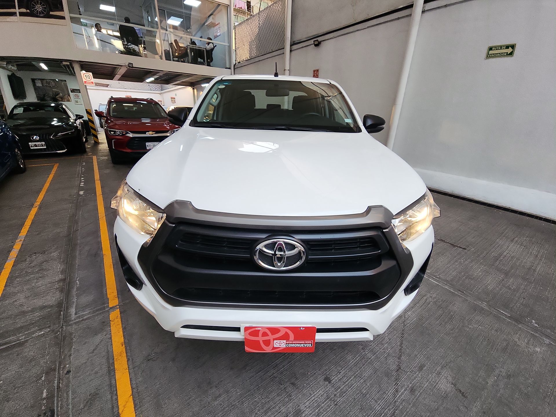 2024 Toyota HILUX C-CAB CHASIS