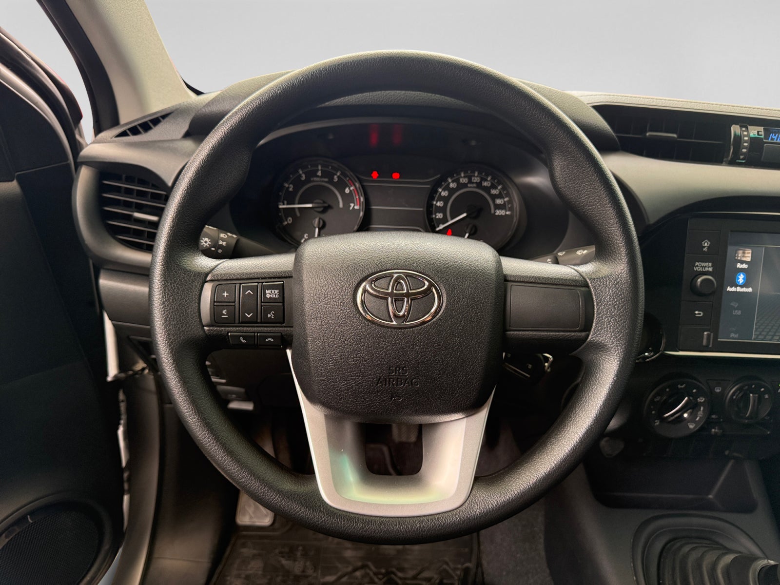 2026 Toyota HILUX D-CAB BASE