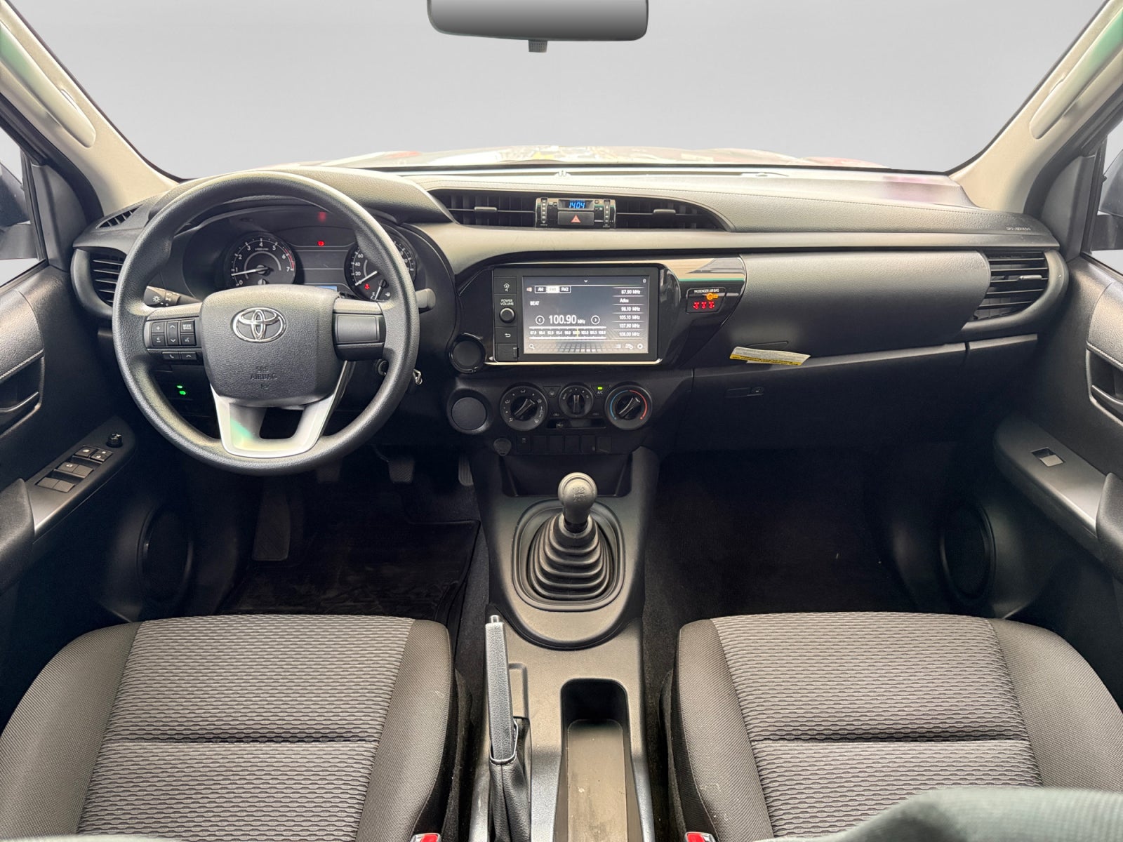 2026 Toyota HILUX D-CAB BASE