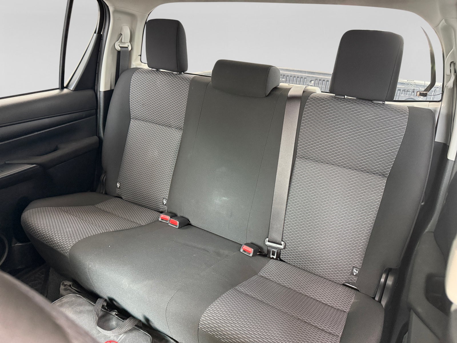 2026 Toyota HILUX D-CAB BASE