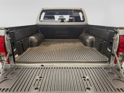 2026 Toyota HILUX D-CAB BASE