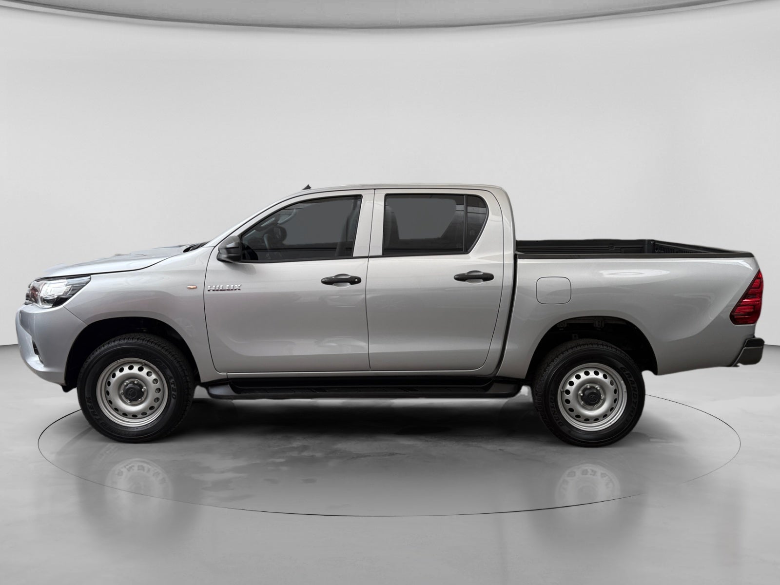 2026 Toyota HILUX D-CAB BASE
