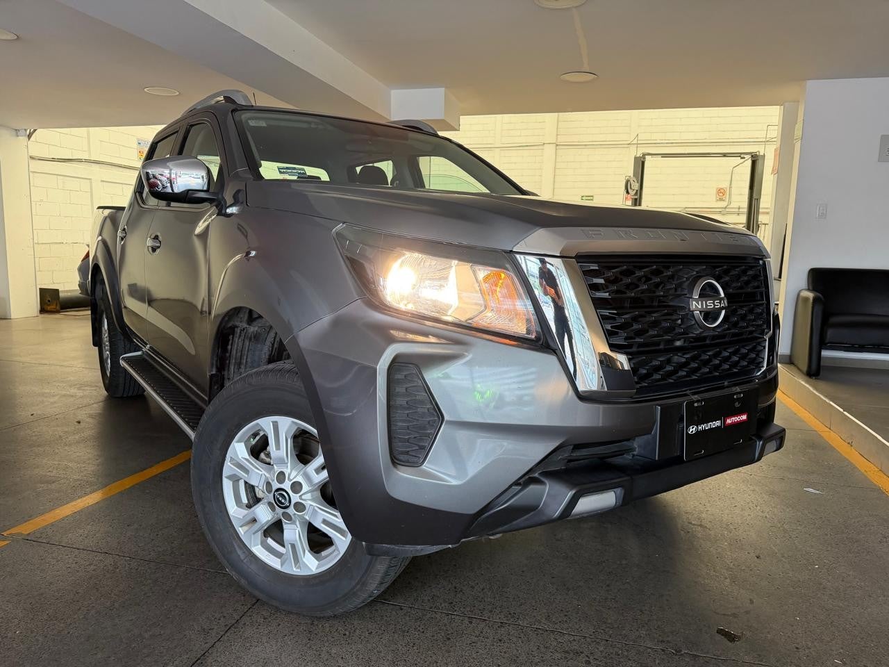 2023 Nissan FRONTIER LE TA 23