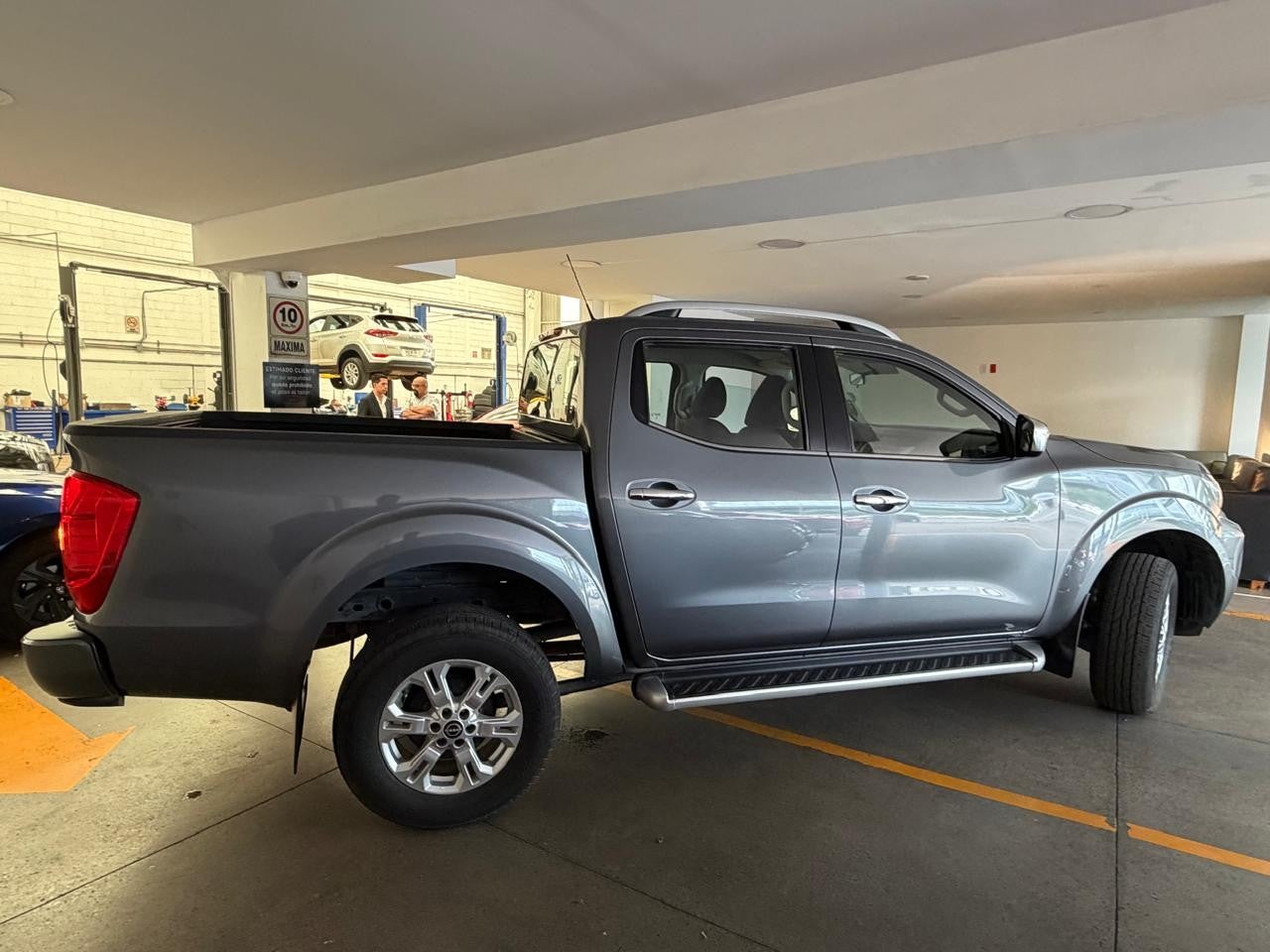 2023 Nissan FRONTIER LE TA 23