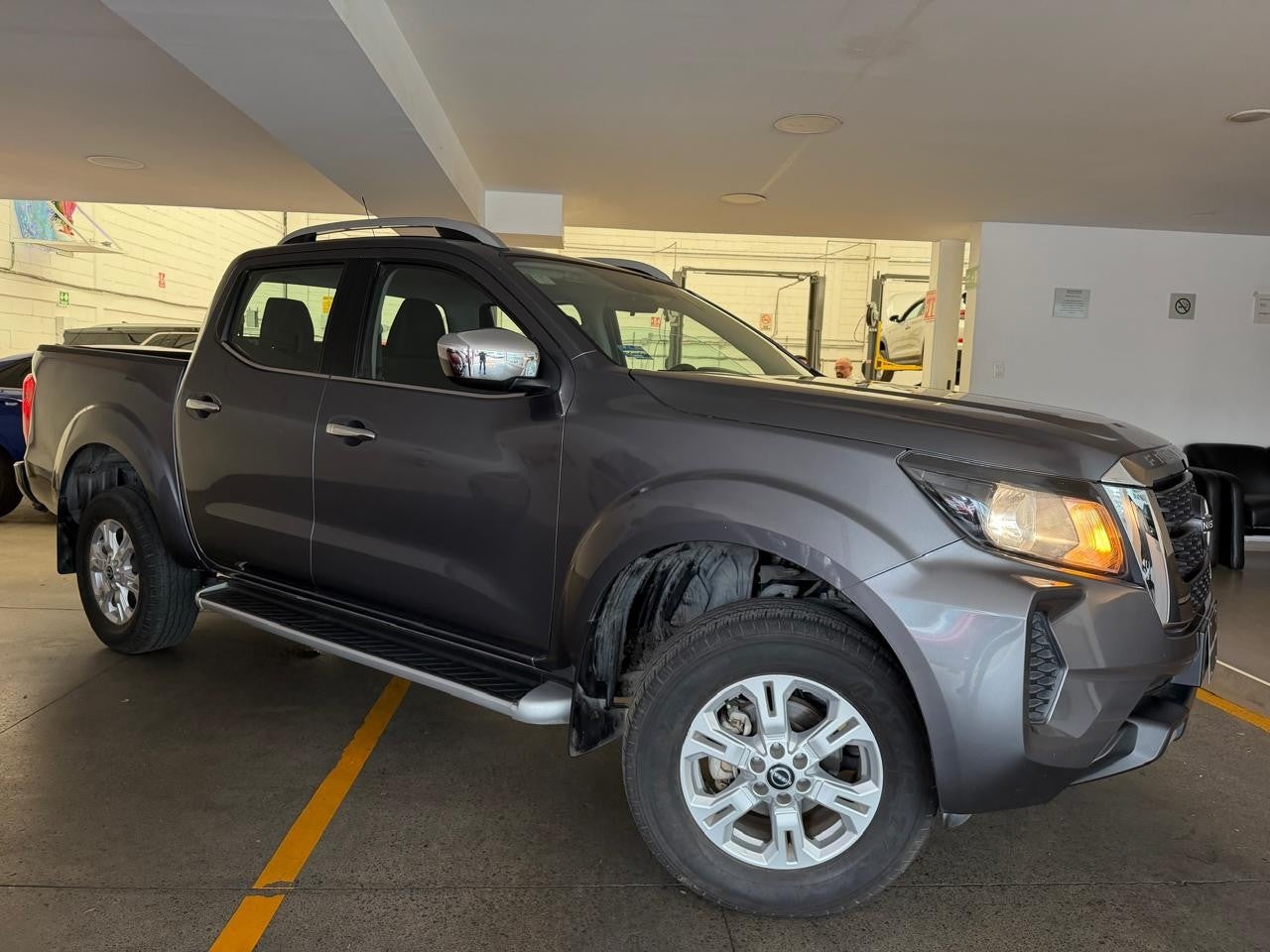 2023 Nissan FRONTIER LE TA 23