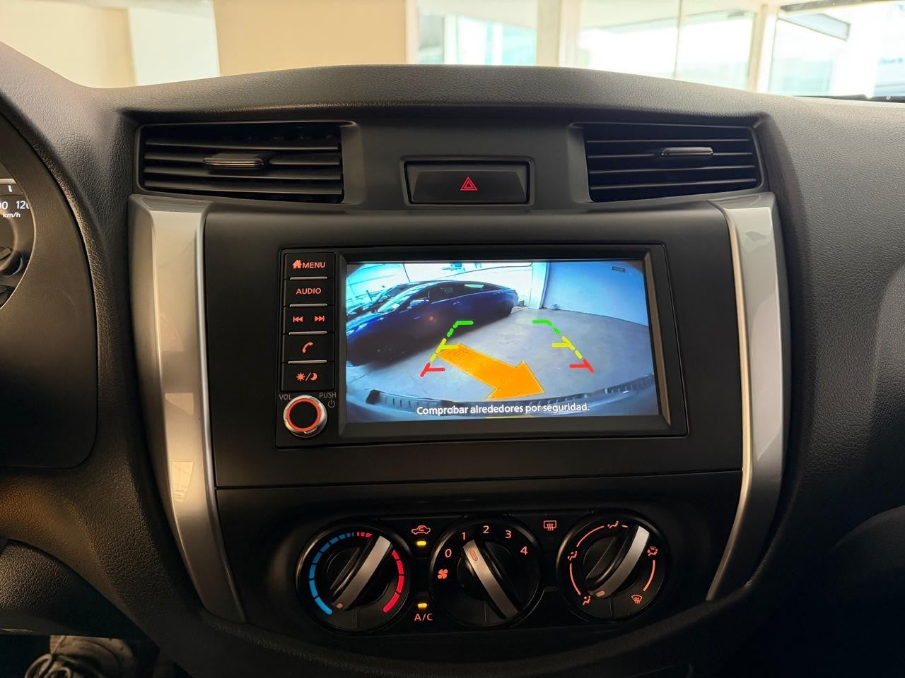 2023 Nissan FRONTIER LE TA 23