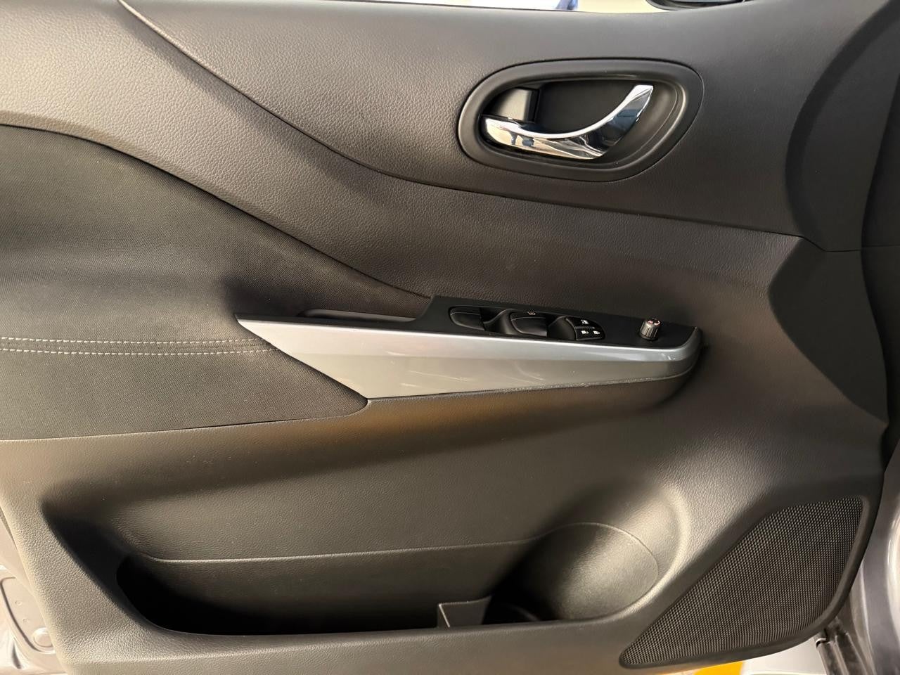2023 Nissan FRONTIER LE TA 23