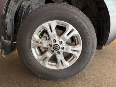 2023 Nissan FRONTIER LE TA 23