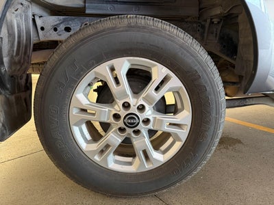 2023 Nissan FRONTIER LE TA 23