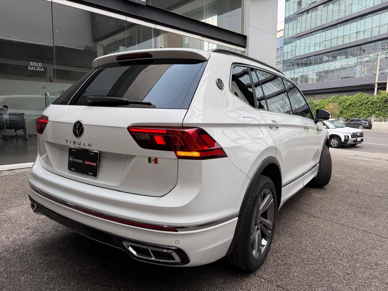 2023 Volkswagen TIGUAN R-LINE 1.4 LONG DRIVE