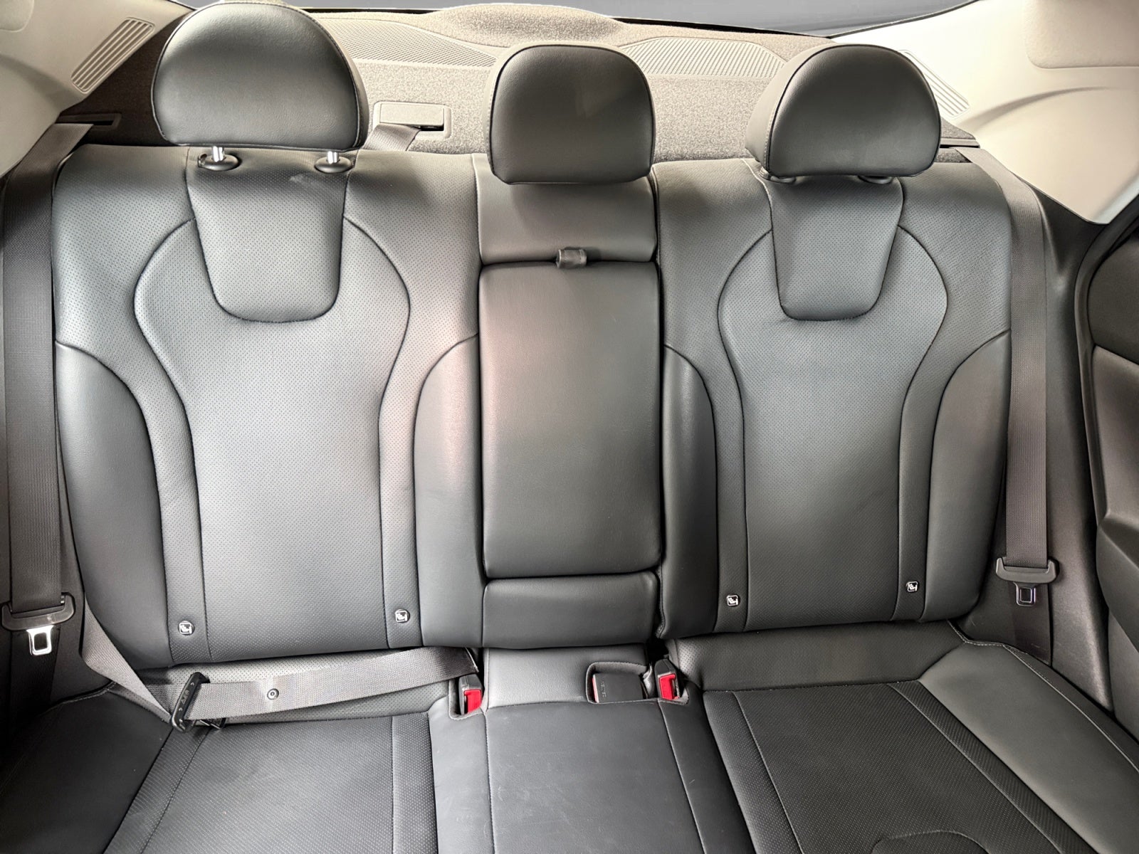 2023 Hyundai ELANTRA LIMITED TECH IVT