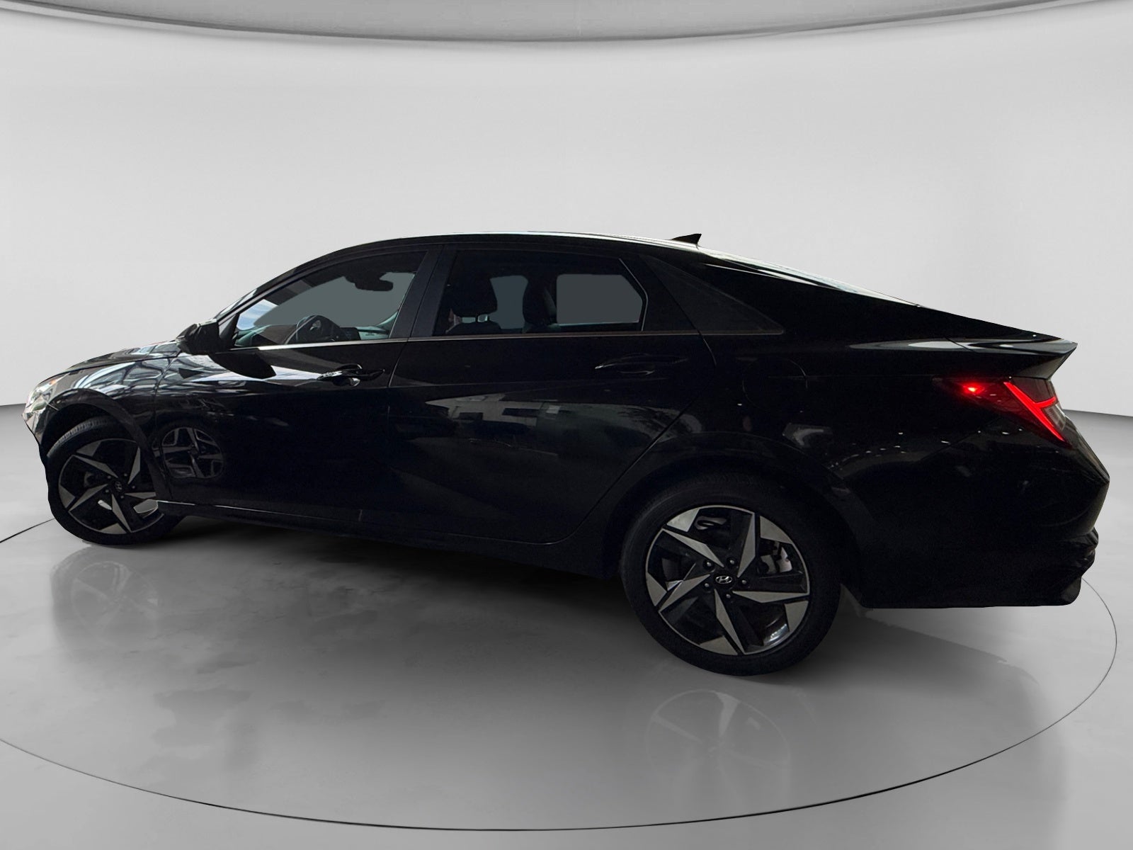 2023 Hyundai ELANTRA LIMITED TECH IVT