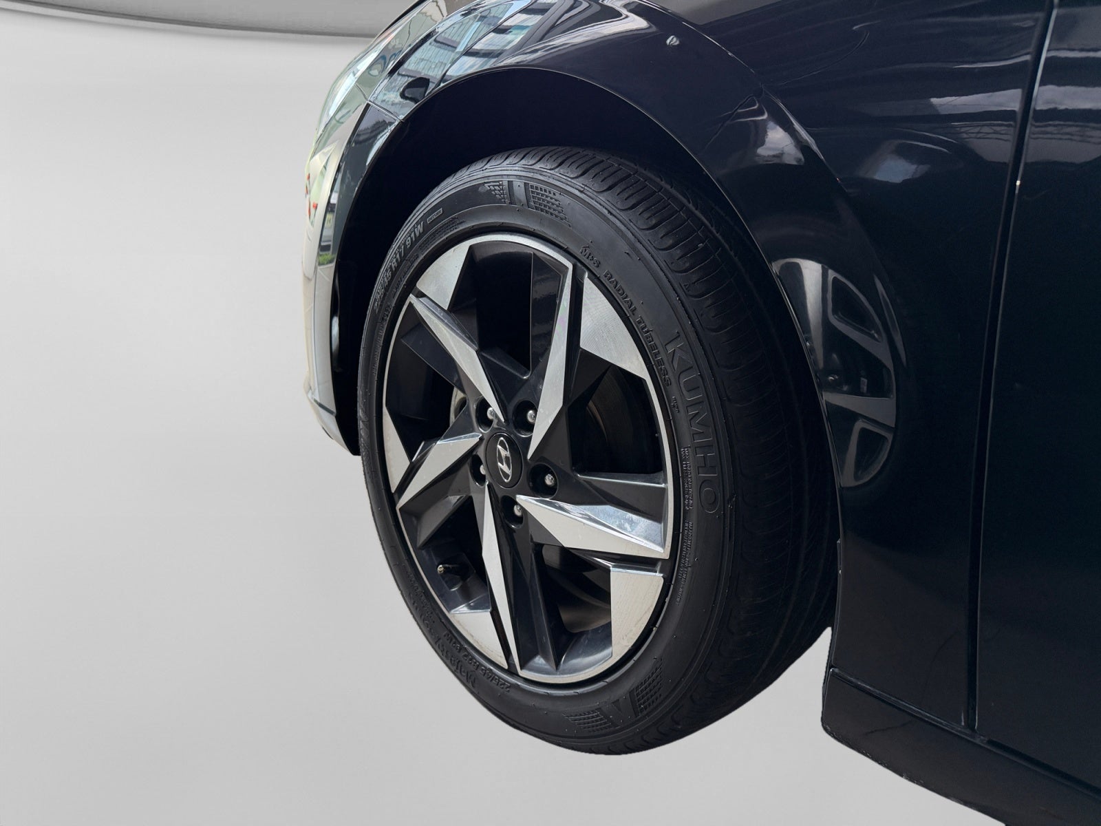 2023 Hyundai ELANTRA LIMITED TECH IVT