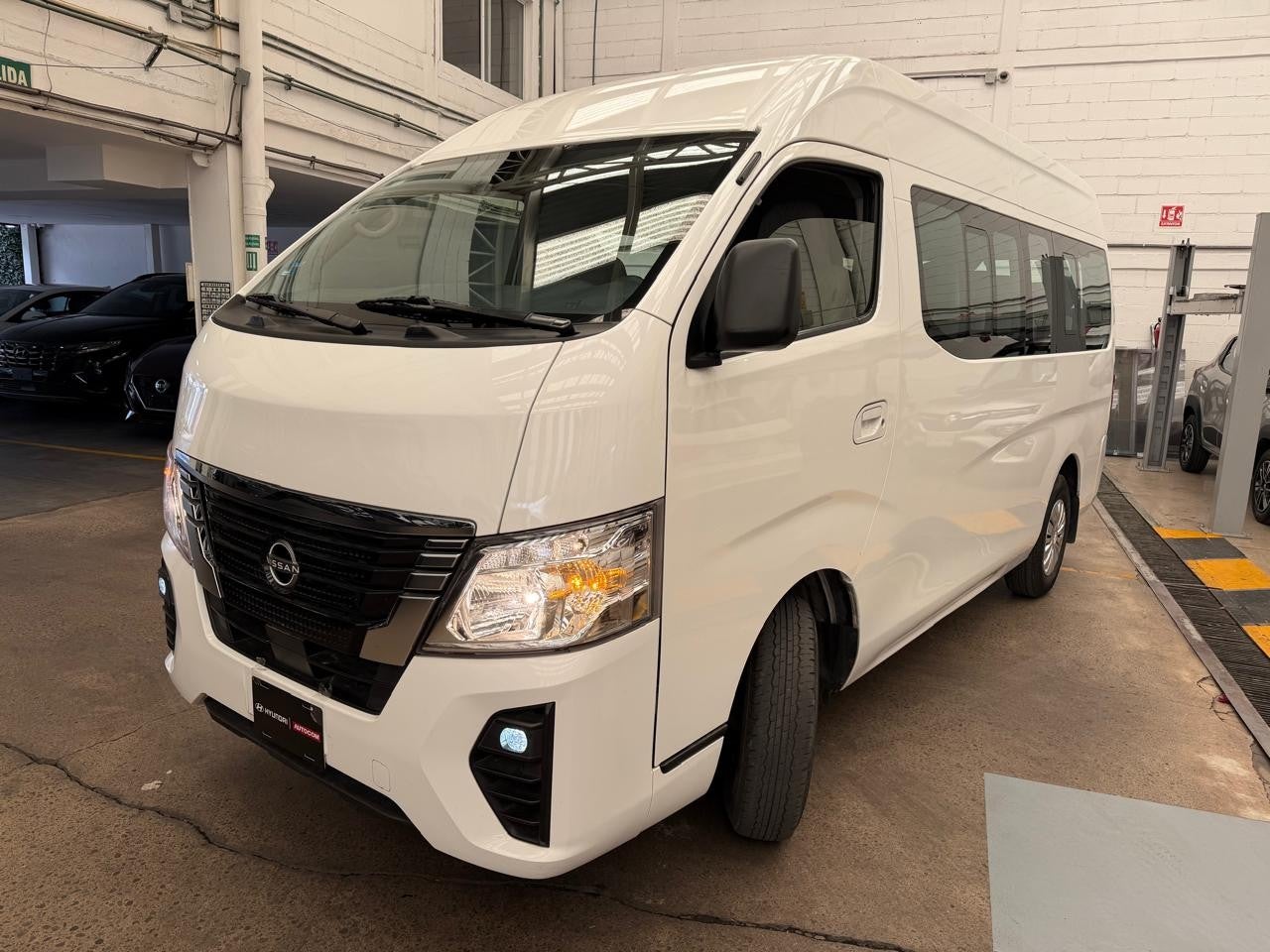 2023 Nissan URVAN URVAN PASAJEROS 4 PUERTAS 11 PASAJ TM 2.5L AA