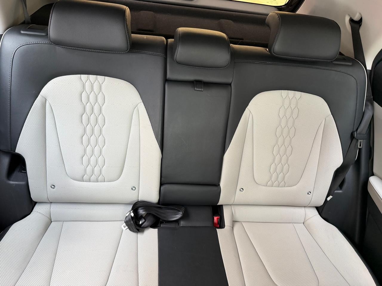 2023 Hyundai 700 GLS PREMIUM