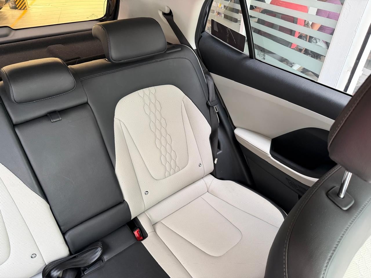2023 Hyundai 700 GLS PREMIUM