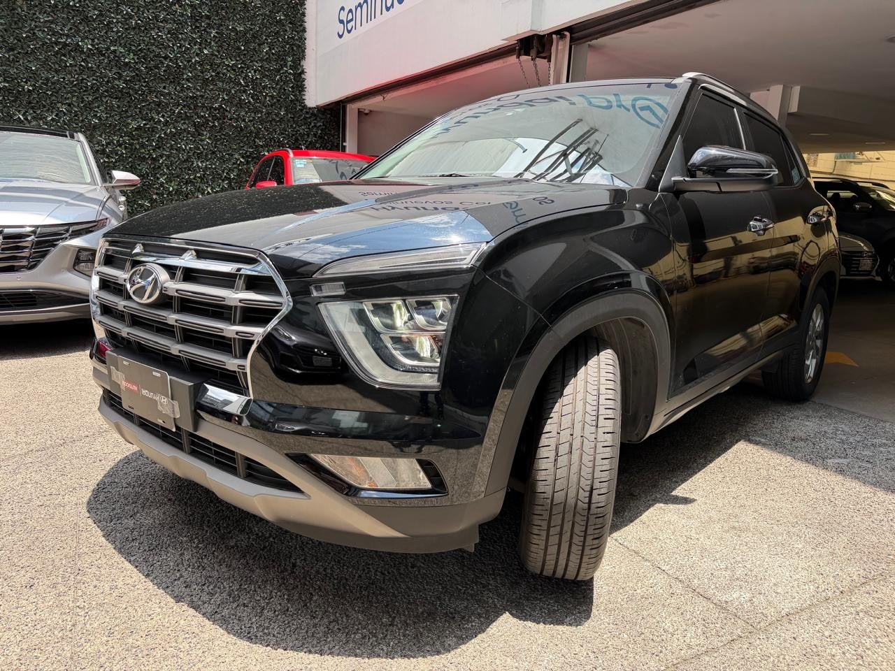 2023 Hyundai 700 GLS PREMIUM