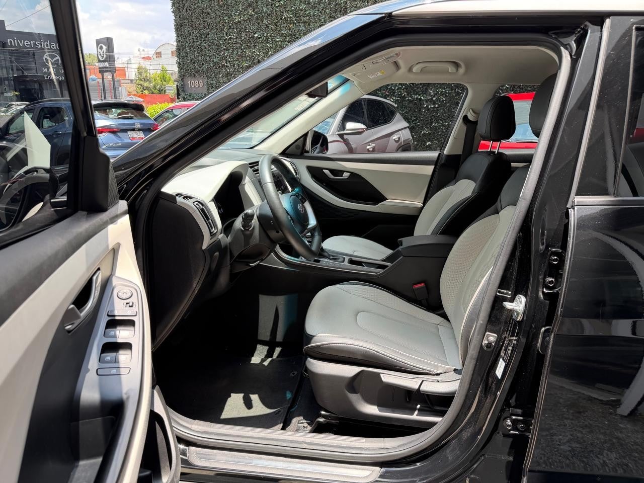 2023 Hyundai 700 GLS PREMIUM