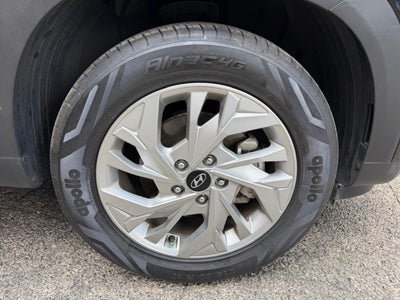 2023 Hyundai 700 GLS PREMIUM