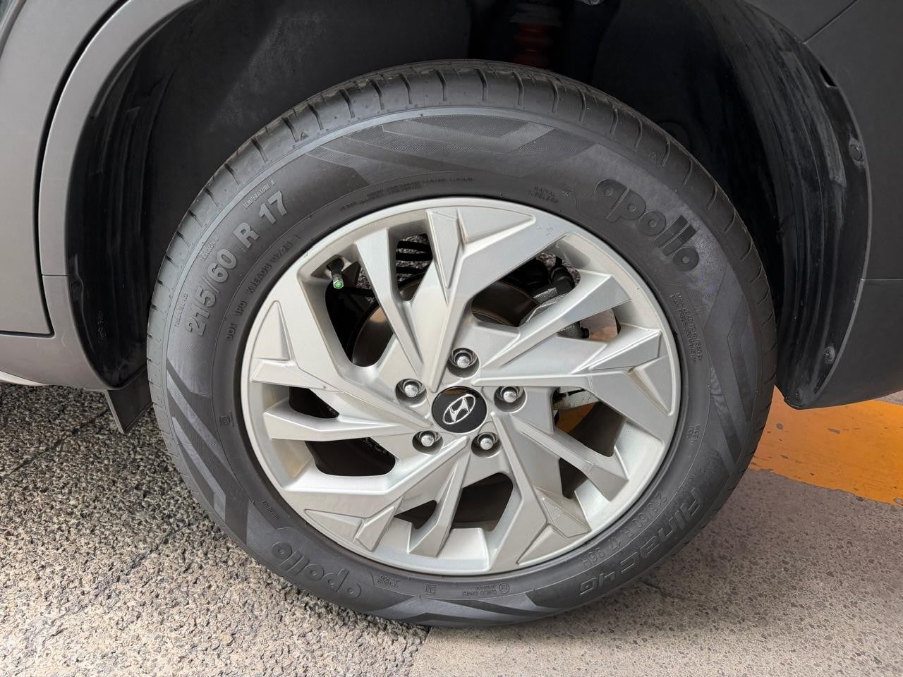 2023 Hyundai 700 GLS PREMIUM