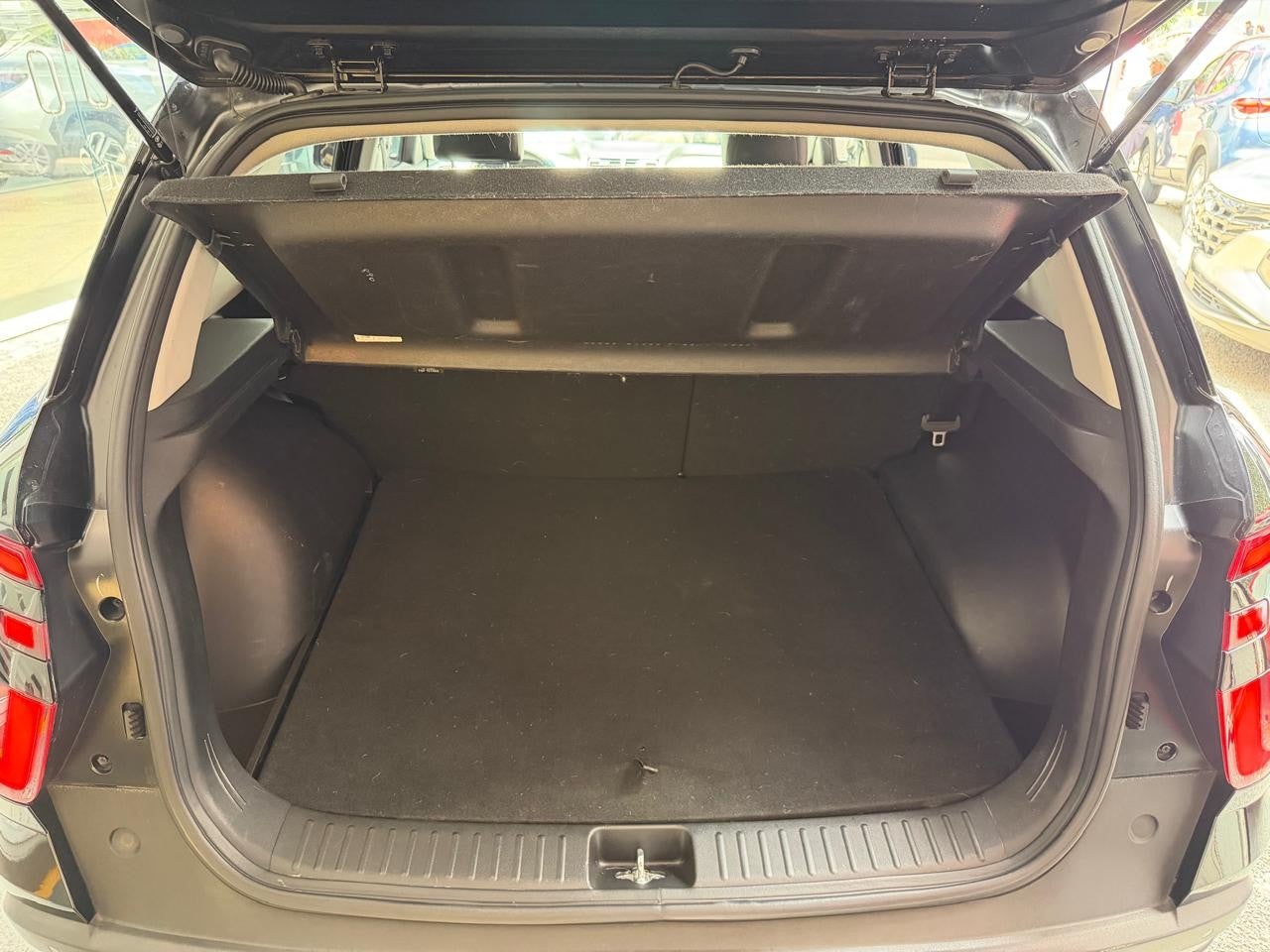 2023 Hyundai 700 GLS PREMIUM