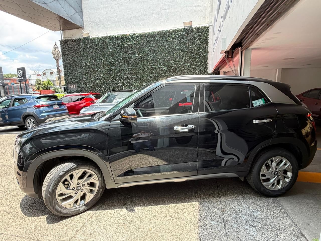 2023 Hyundai 700 GLS PREMIUM