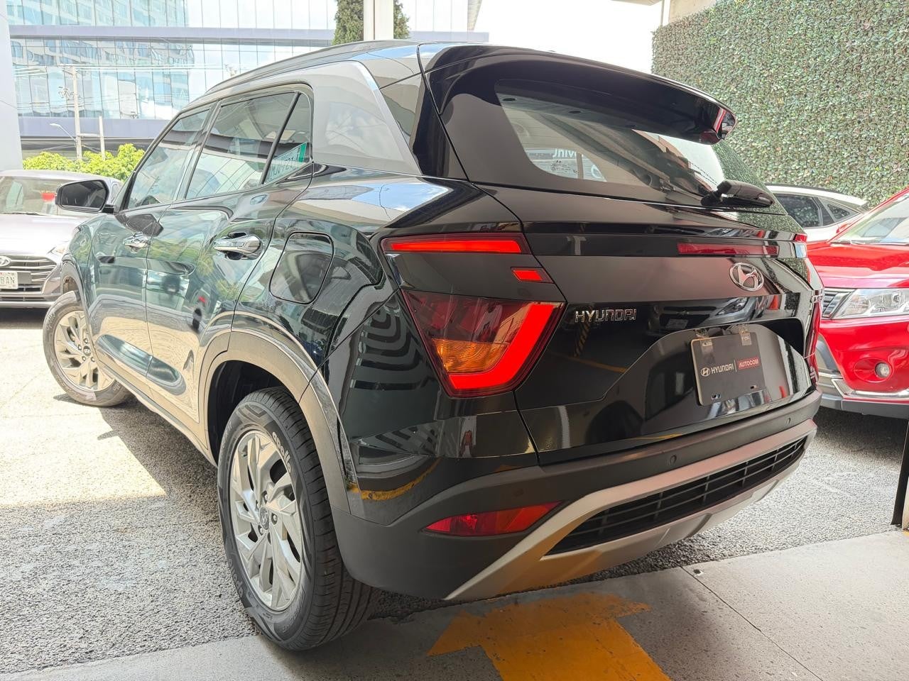 2023 Hyundai 700 GLS PREMIUM