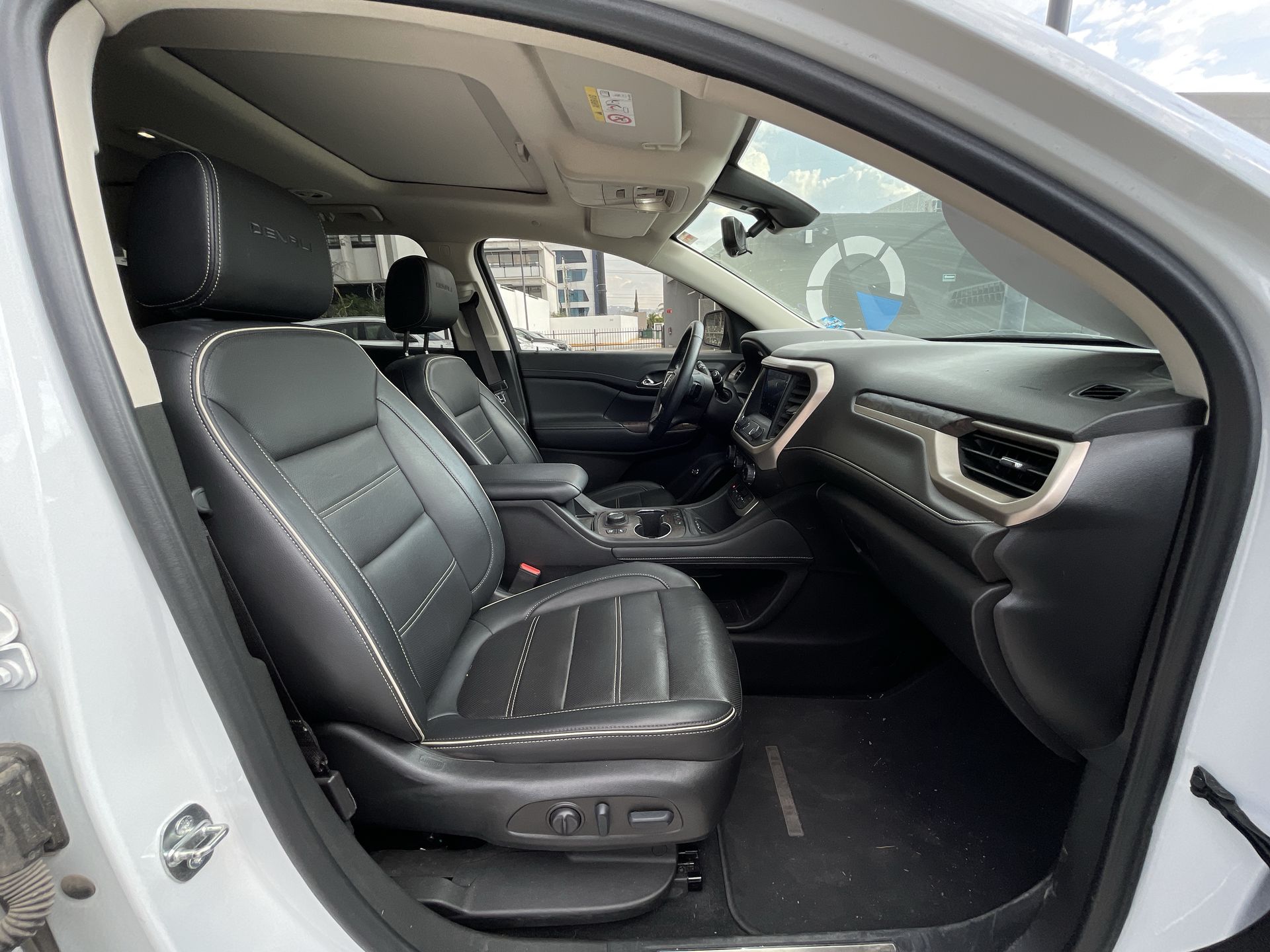 2023 GMC ACADIA DENALI G