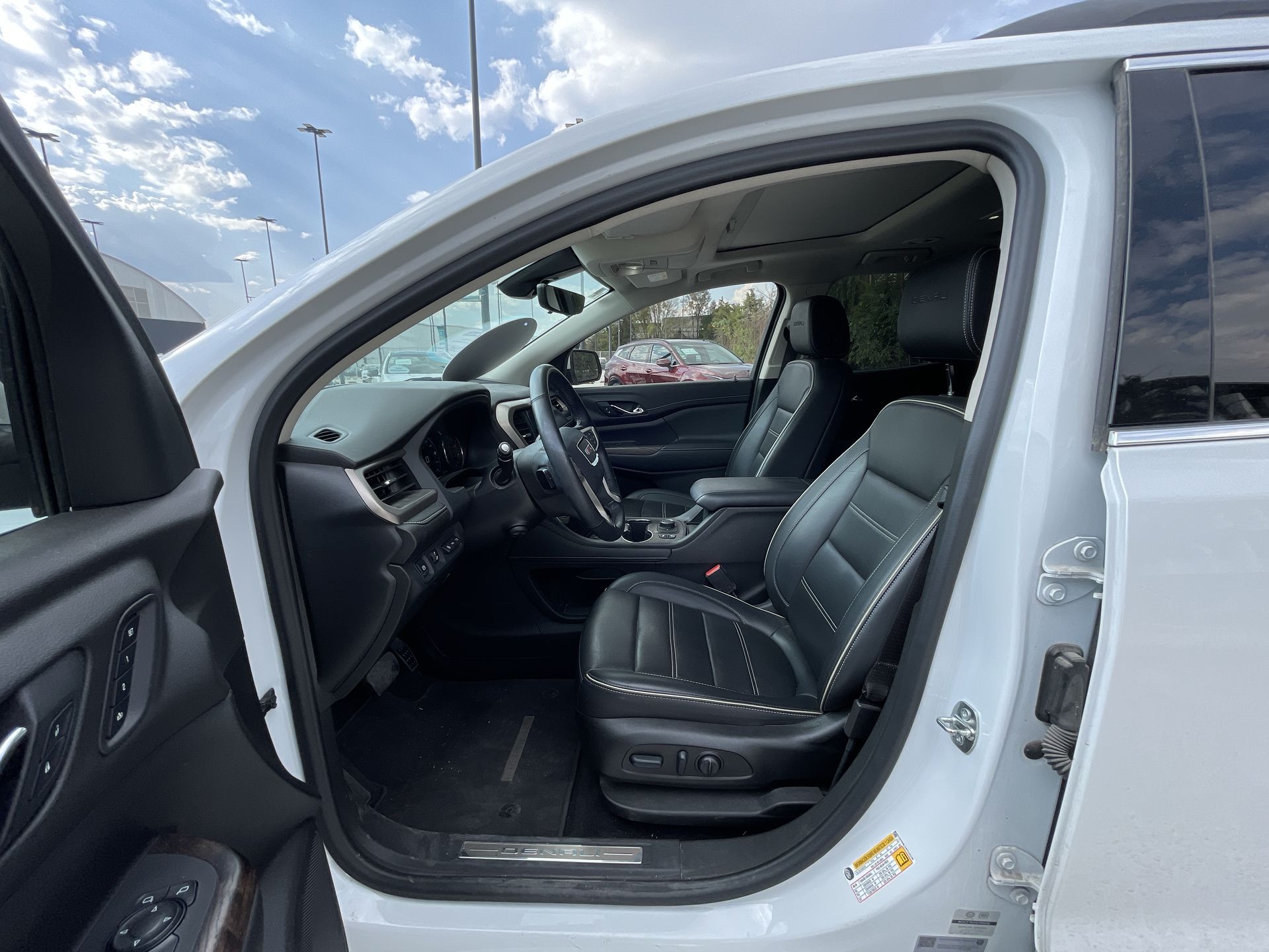 2023 GMC ACADIA DENALI G