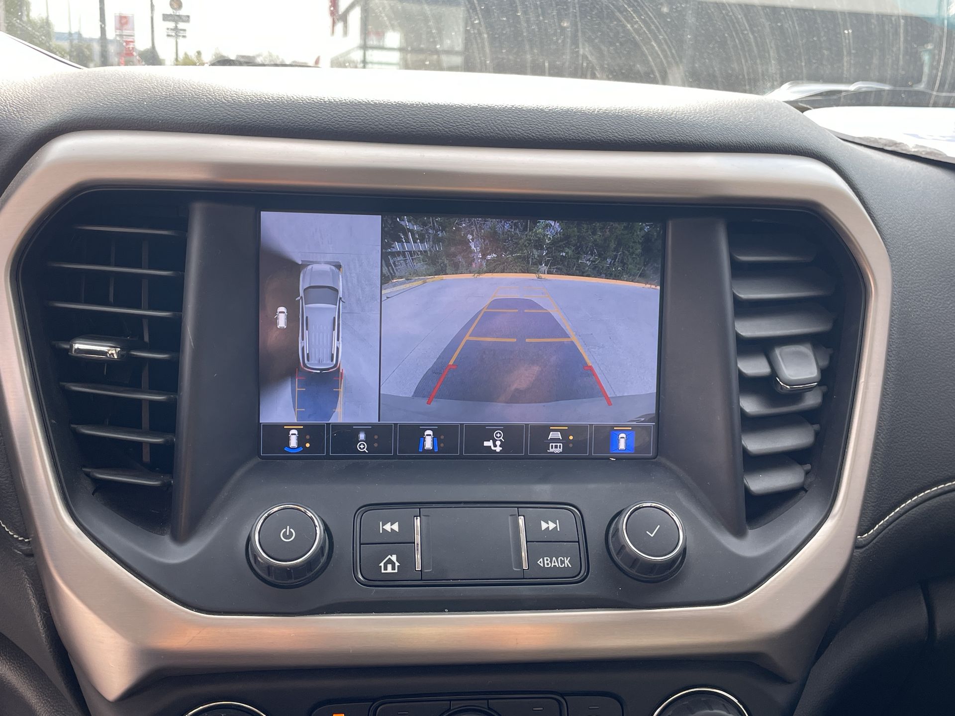 2023 GMC ACADIA DENALI G