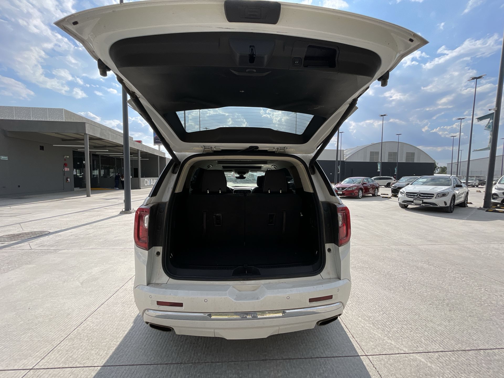 2023 GMC ACADIA DENALI G